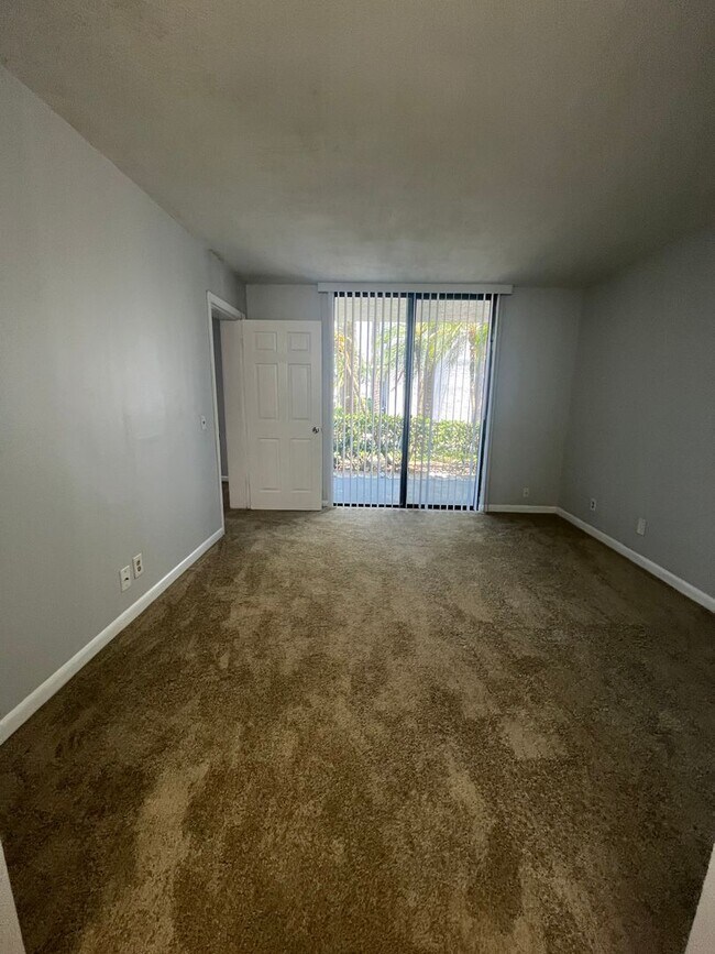 Building Photo - ONE BEDROOM ONE BATHROOM! WATERFRONT COMMUNITY!