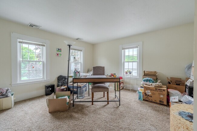 Building Photo - 9 Beach St