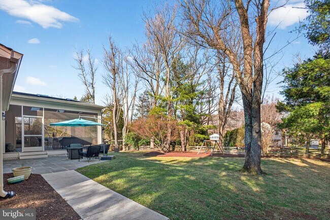 Building Photo - 11922 Holly Spring Dr