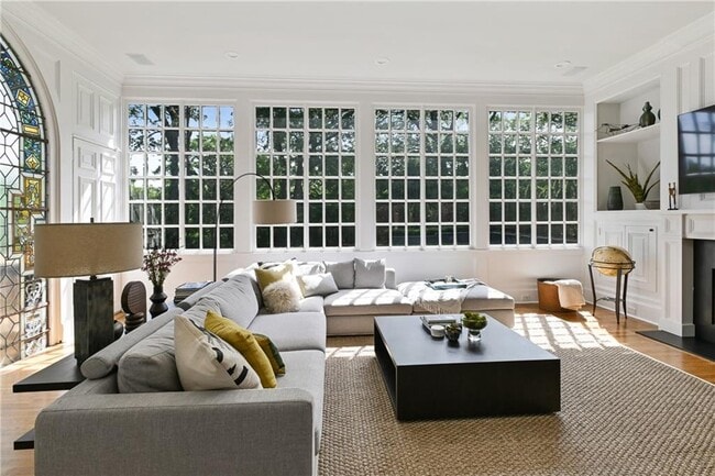 Building Photo - 635 Bonaventure Ave NE