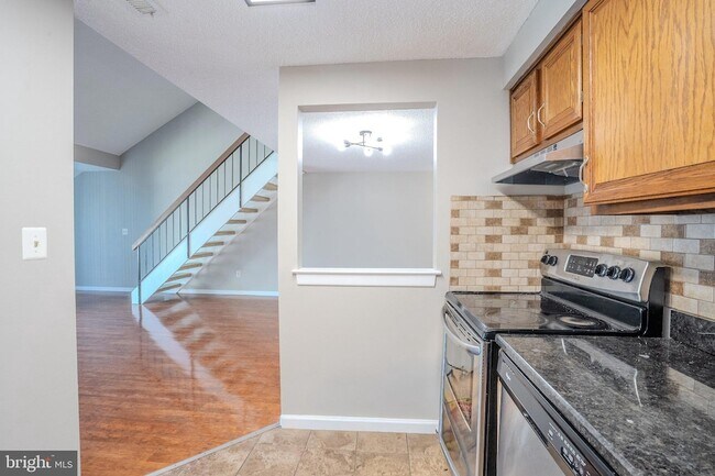 Building Photo - 8304 Tamarron Dr