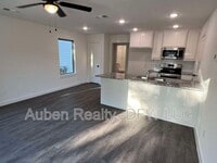 Building Photo - 2430 S Fannin Ave