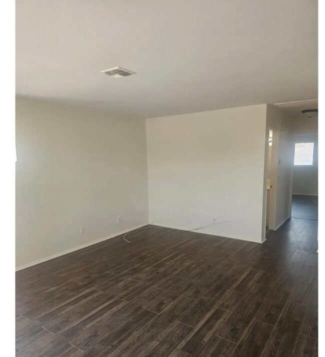 Building Photo - 45419 10th St W