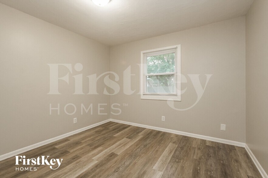 Building Photo - 302 Corottoman Ct