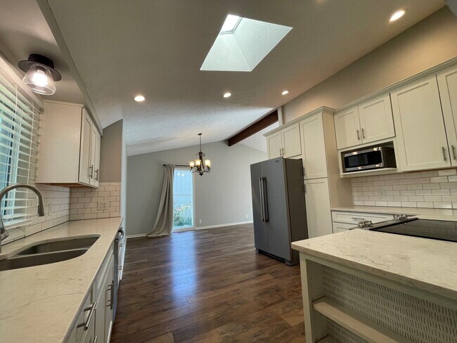 Building Photo - Home For Rent Papillion