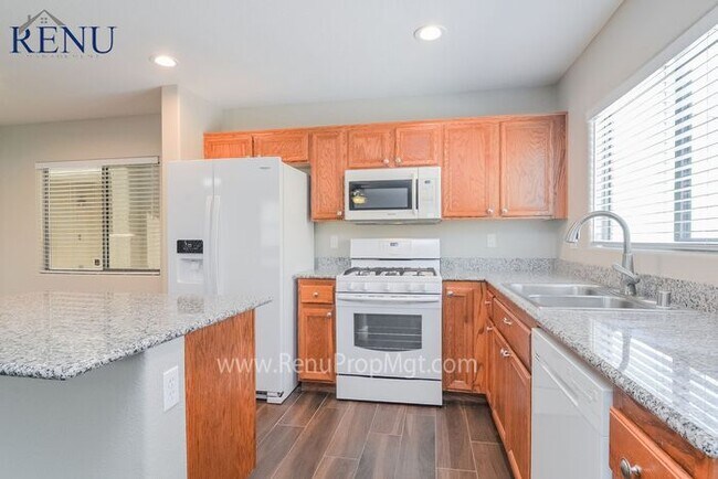 Building Photo - Fall Special: 1/2 off your first month! Av...