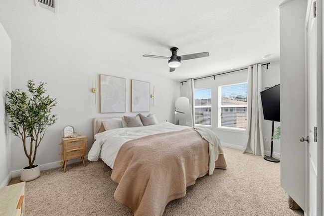 Building Photo - 25 Crossing Ln