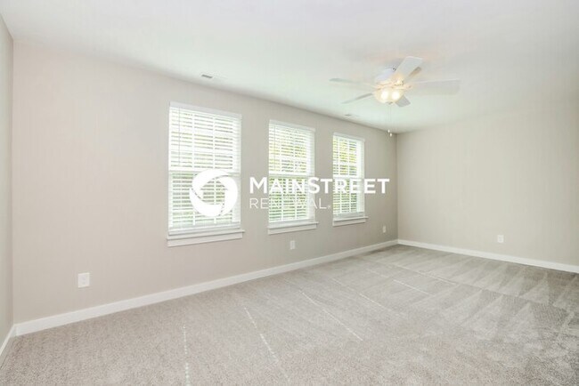 Building Photo - 4 Bedroom Pet-Friendly Home in Murfreesbor...