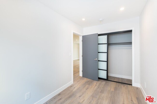 Building Photo - 3872 Bentley Ave