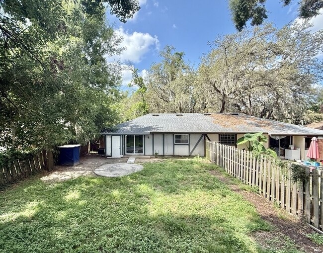 Building Photo - 1337 Eagleview Dr
