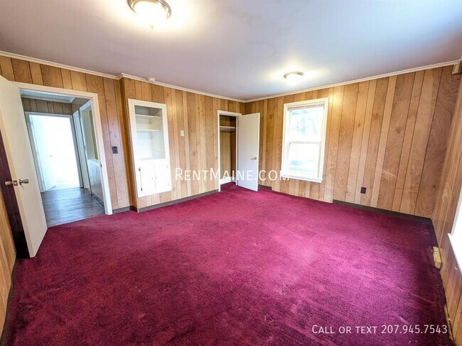 Building Photo - 575 Main St