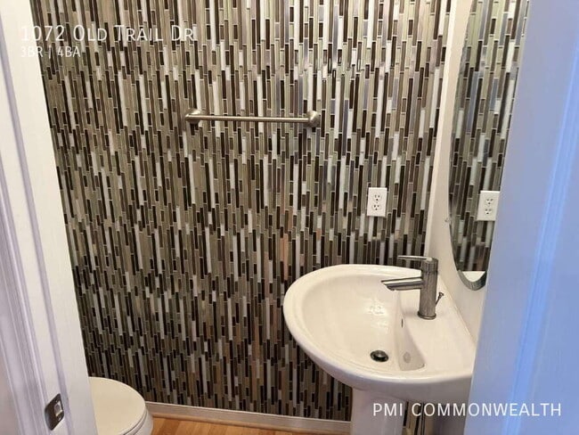 Building Photo - 1072 Old Trail Dr