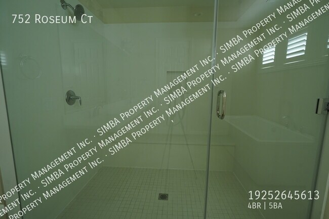 Building Photo - 752 Roseum Ct