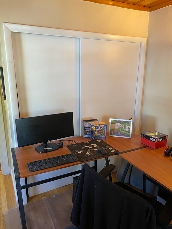 Building Photo - 84 Lake Rd