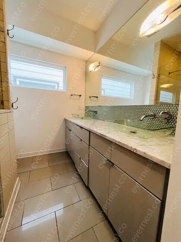 Building Photo - 3-Bed/2.5-Bath Home/Pet Friendly/Available Soon!