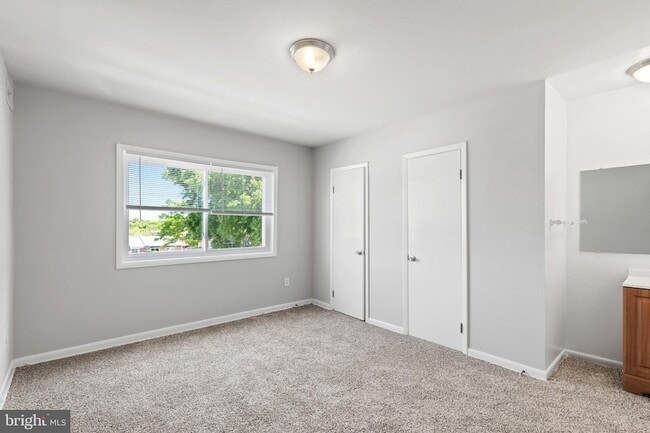 Building Photo - 5344 C St SE