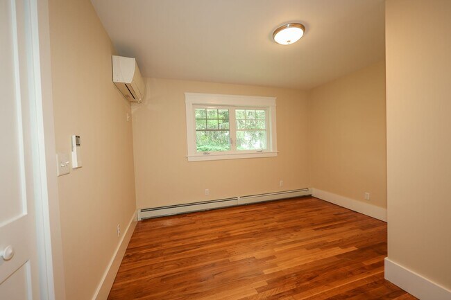 Building Photo - 49 N Amherst Rd