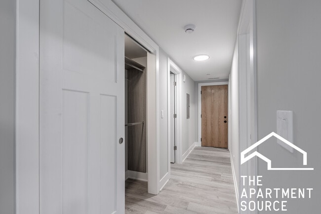 Building Photo - 1139 Oak Ave