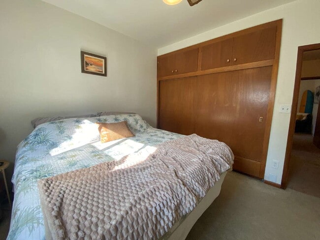 Building Photo - Quiet, Cozy 2-Bedroom Home Located in York...
