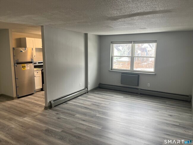 Building Photo - 32 Cook Ave