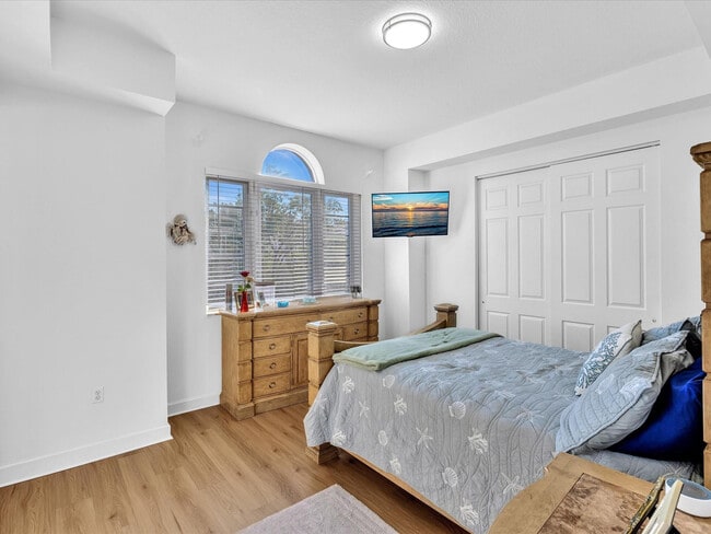 Building Photo - 1801 Coral Heights Blvd