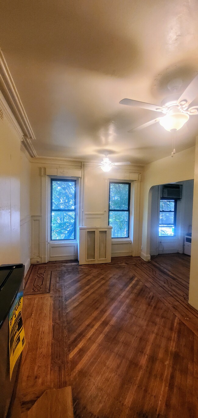 Building Photo - 105 Halsey St