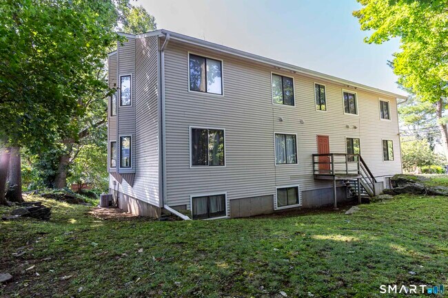 Building Photo - 60 Overlook Ave