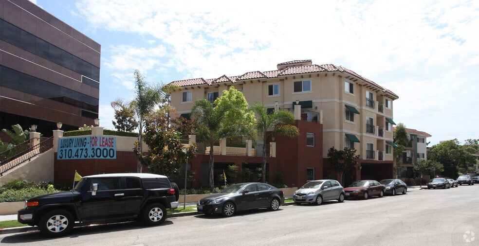 Building Photo - 1218 McClellan Dr