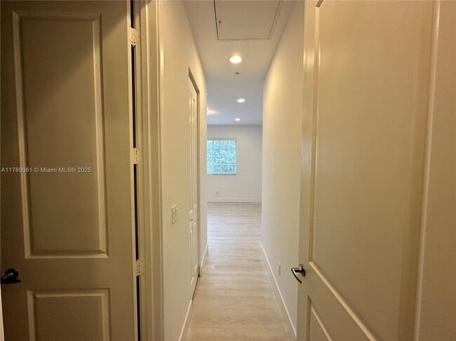 Building Photo - 2579 SW 81st Terrace