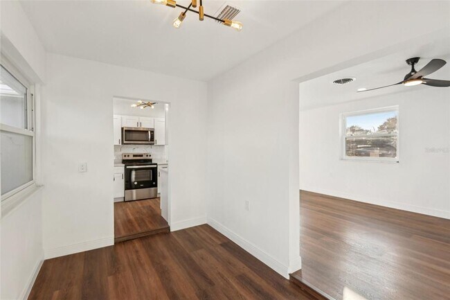 Building Photo - 410 Virginia Ave