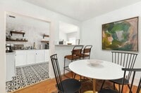 Building Photo - 110 E Craig Pl