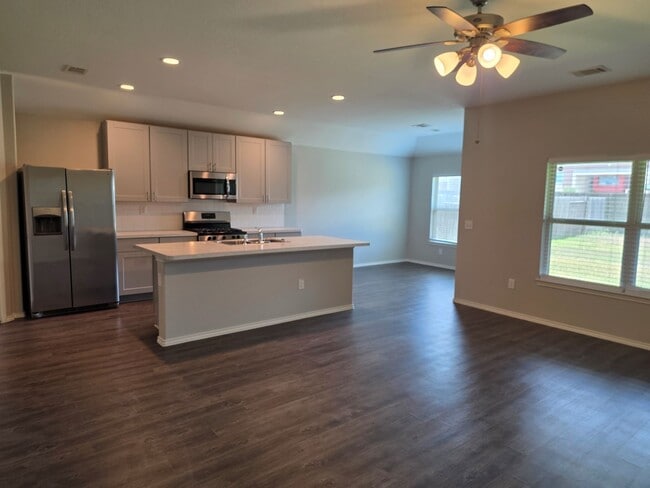 Building Photo - 20714 Southern Wds Blvd
