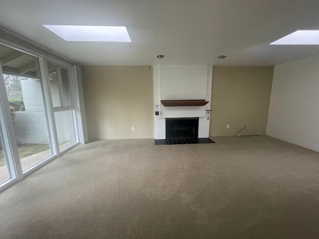 Building Photo - 3742 Orchard Ln