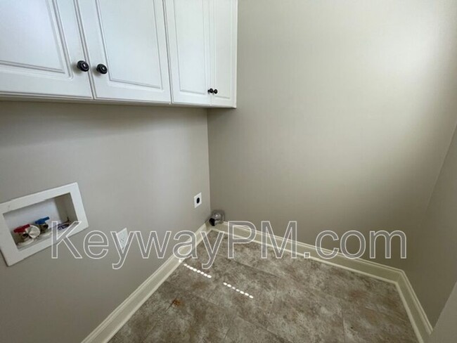 Building Photo - 505 Jutland Way