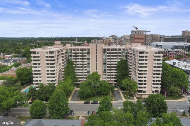 Building Photo - 4141 Henderson Rd