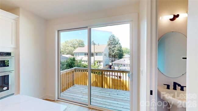 Building Photo - 156 Mattoon St