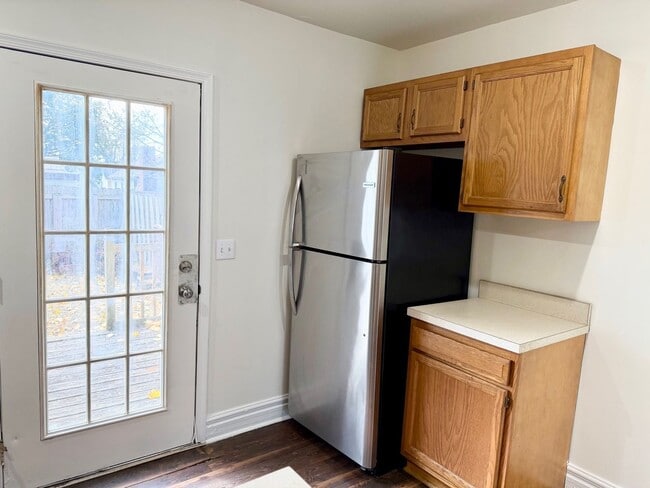 Building Photo - Cozy + Convenient Hanover 3BR w/ Backyard & Fireplace