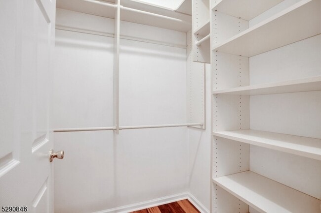 Building Photo - 48 Loft Dr