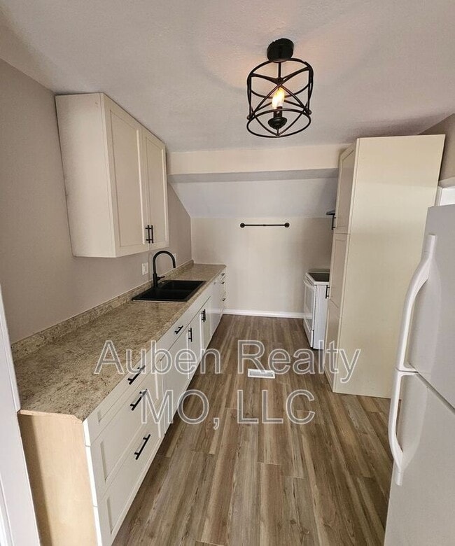 Building Photo - 5126 Booth Ave