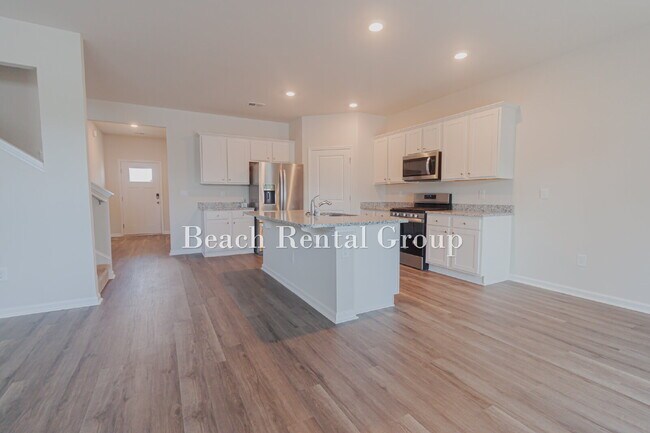 Building Photo - 5 Bedroom Home in Myrtle Beach