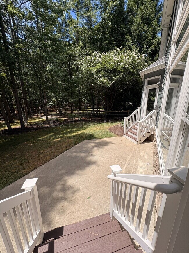 Building Photo - 10802 Cedar Creek Dr