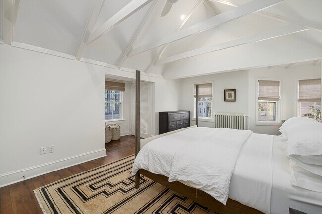 Building Photo - 23 Mt Vernon St