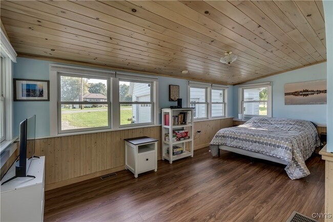 Building Photo - 216 Frontenac Blvd