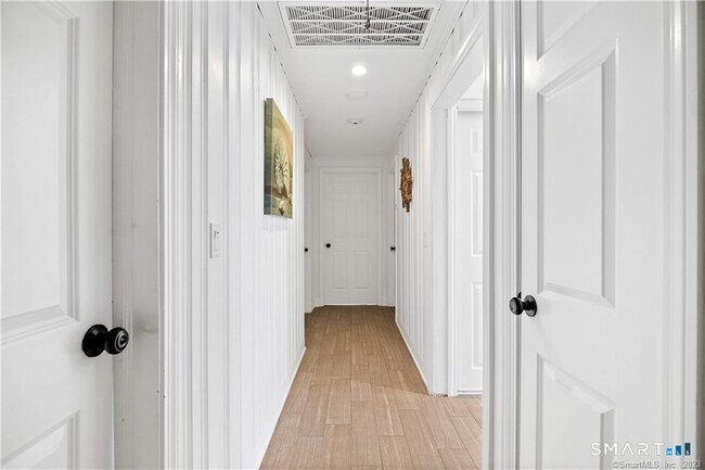 Building Photo - 8 Bel Aire Manor