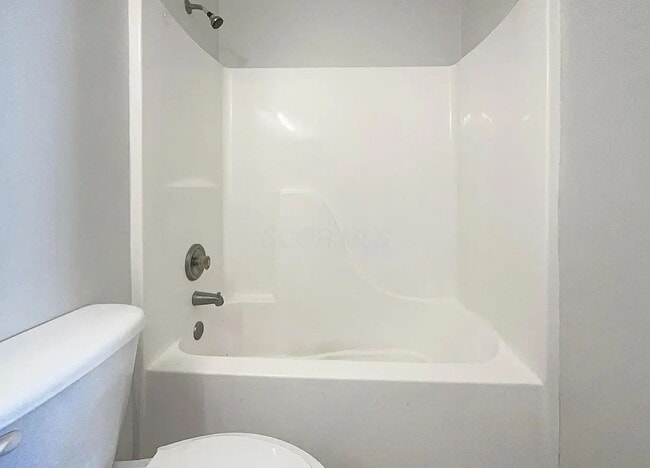 Building Photo - Beautiful 2 bed 2 bath with updated kitchen