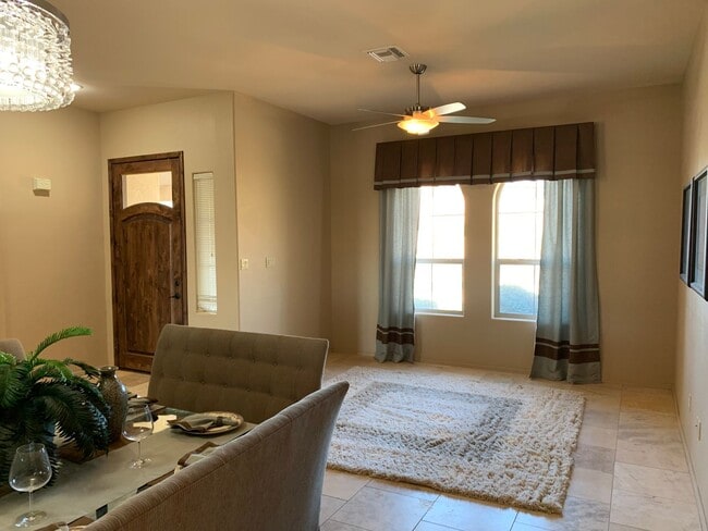 Building Photo - HOME IN SIERRA MONTANA!