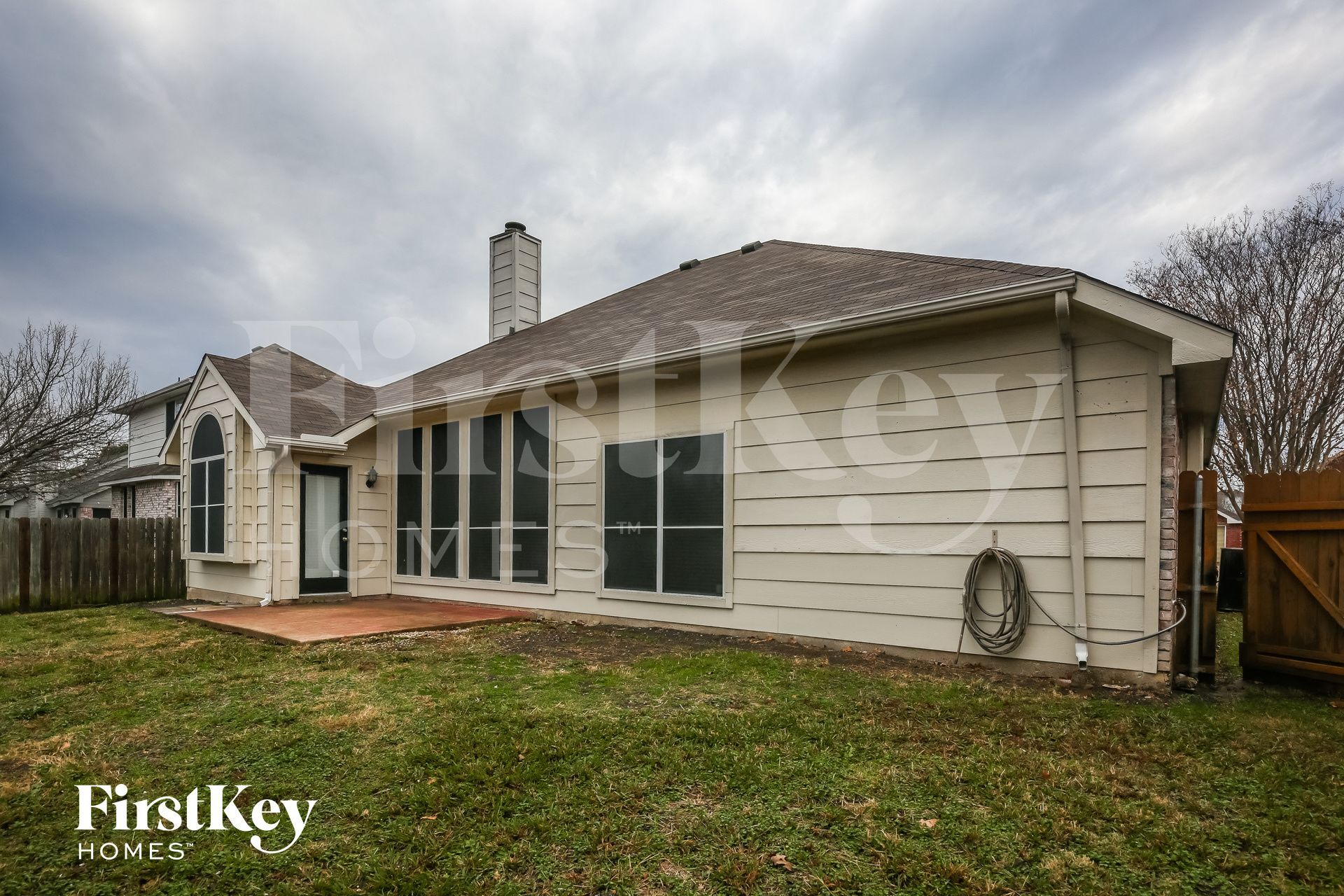 Building Photo - 136 Woodcreek Dr