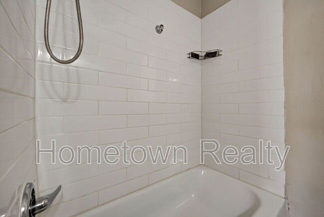 Building Photo - 332 NW 85th St