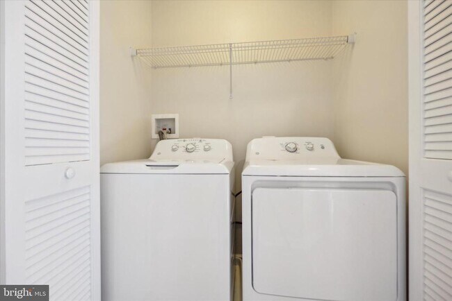 Building Photo - 103 Sandpiper Ct