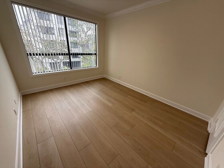 Building Photo - 1940 Malcolm Ave